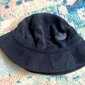 Adidas contempo bucket hat
